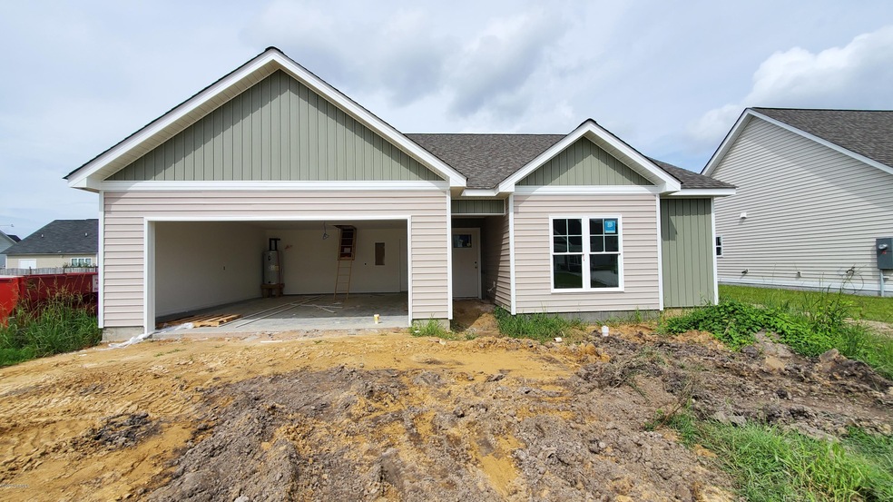 3908 Pensacola Dr, Hope Mills, NC 28348 - photo 1