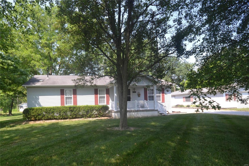 620 Urbanna Dr, Freeburg, IL 62243 - photo 1