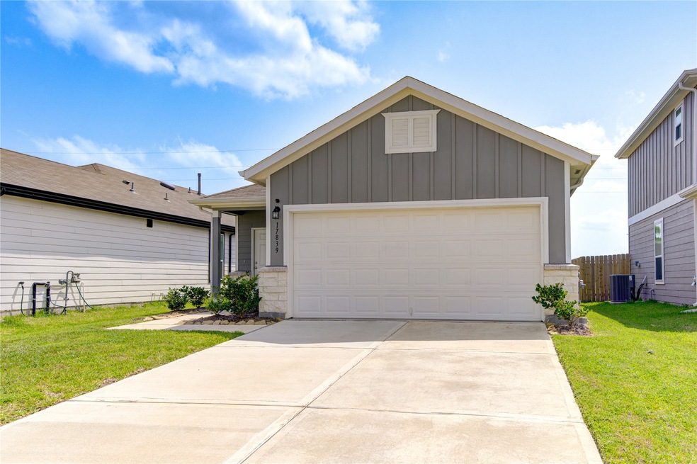 17839 Plow Horse Ln, Hockley, TX 77447 - photo 1