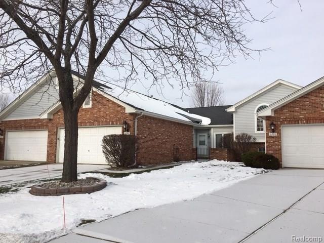 6282 Squire Lake Dr, Flushing, MI 48433 - photo 1