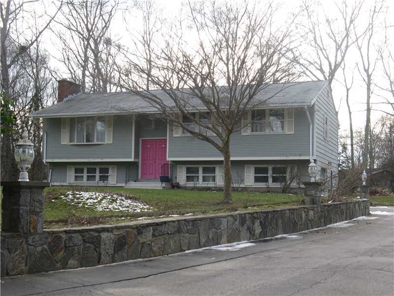 7 Greybirch Ct, Wakefield, RI 02879 - photo 1