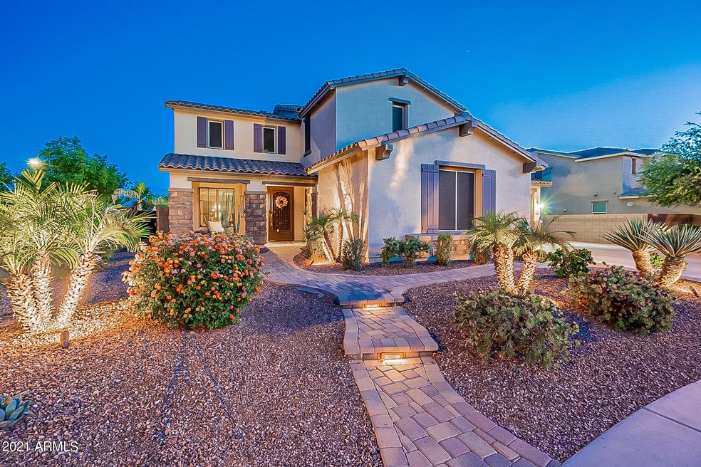 13 W Crescent Way
