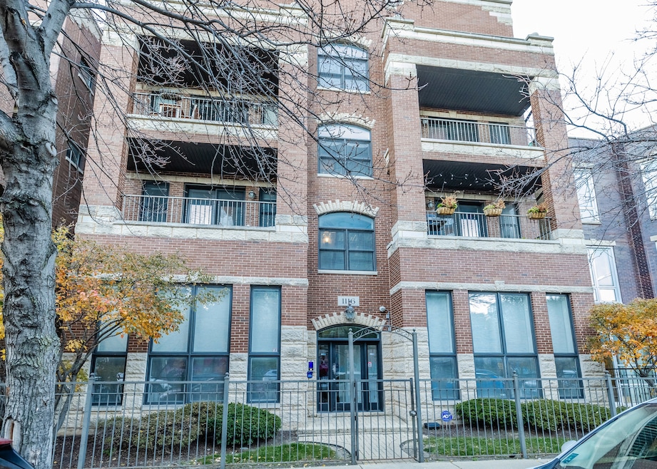 1116 W Hubbard St unit 2W, Chicago, IL 60642 - photo 1