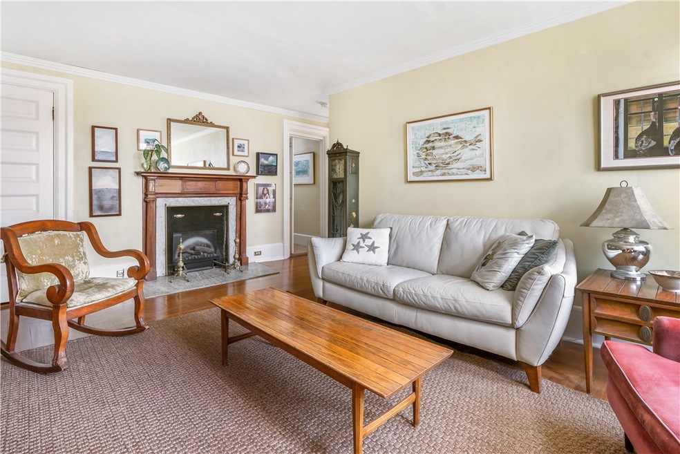 386 Green End Ave unit 6, Middletown, RI 02842 - photo 1