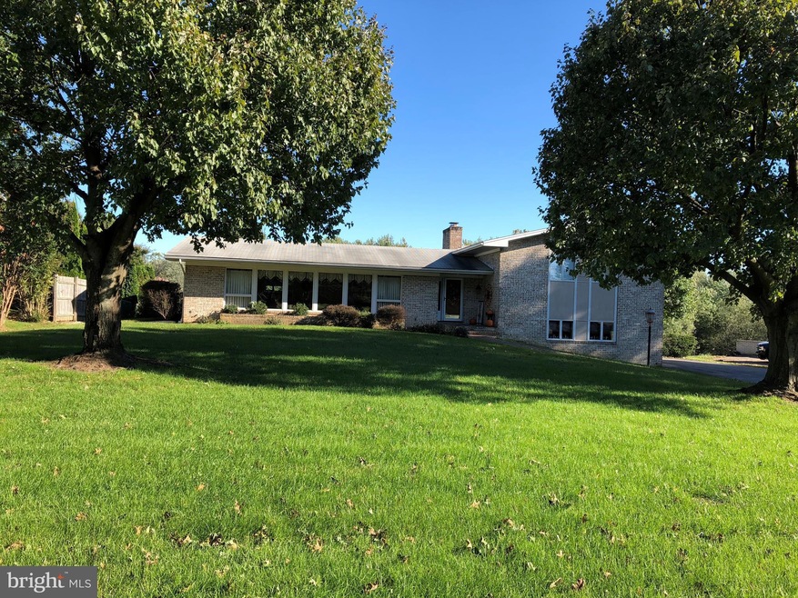 2910 Philadelphia Ave, Chambersburg, PA 17201 - photo 1