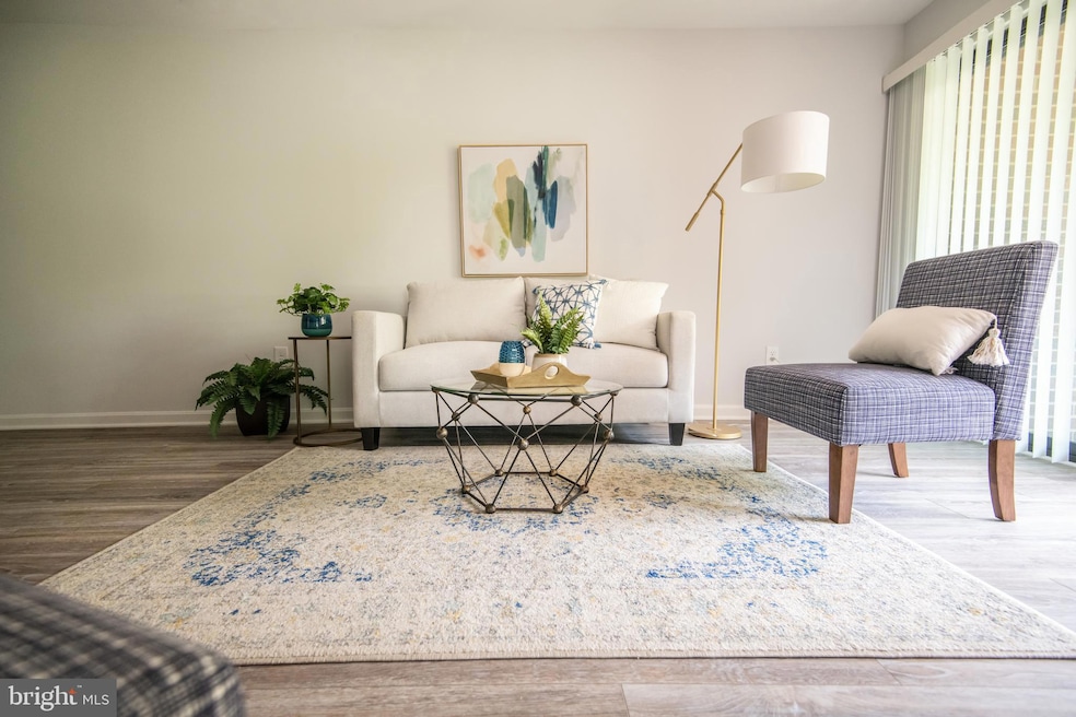 Clipper Cay unit 301, Annapolis, MD 21401 - photo 1