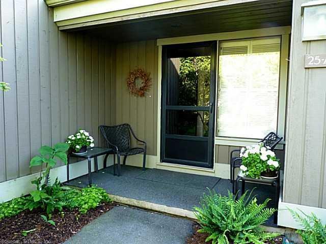 25 Heritage Cir unit 25A, Southbury, CT 06488 - photo 1