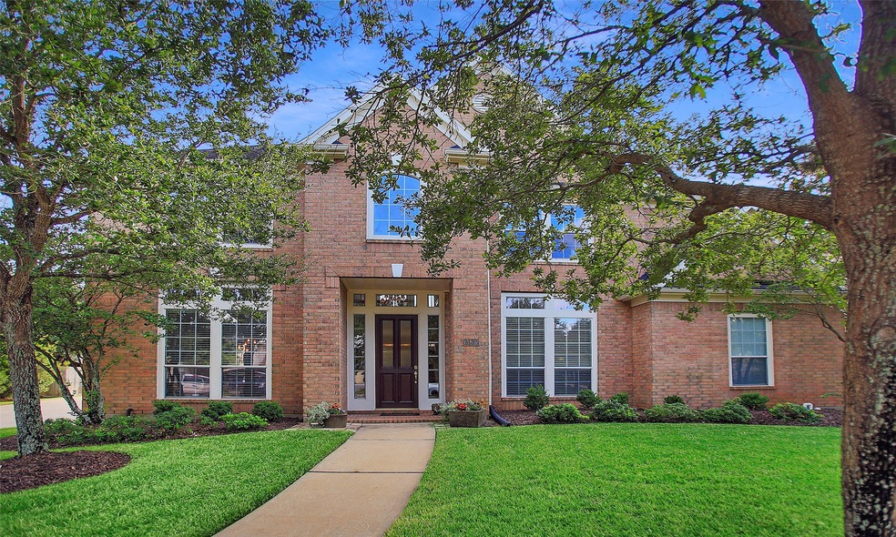 Beautiful Home on Cul-De-Sac