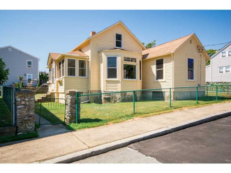 111 Connection St, Newport, RI 02840 - photo 1