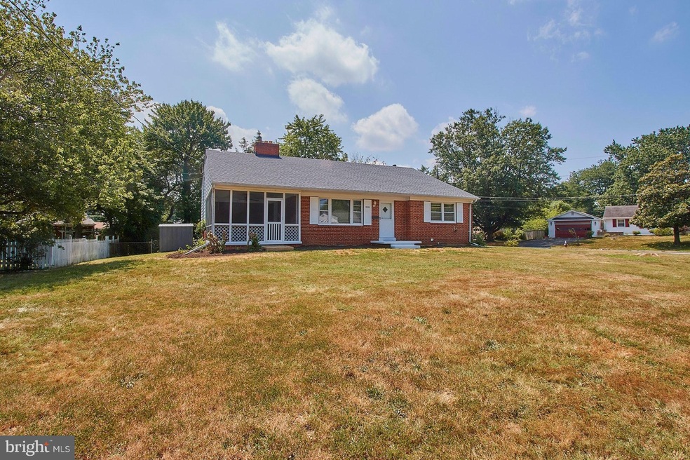 5851 Glen Forest Dr, Falls Church, VA 22041 - photo 1