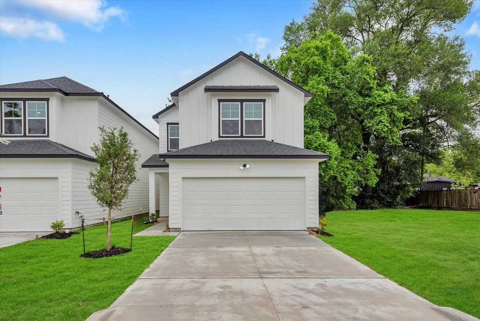 977 Junell St, Houston, TX 77088 - photo 1