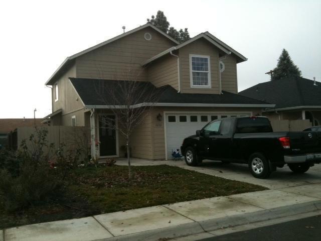 2632 Brookdale Dr, Central Point, OR 97502 - photo 1