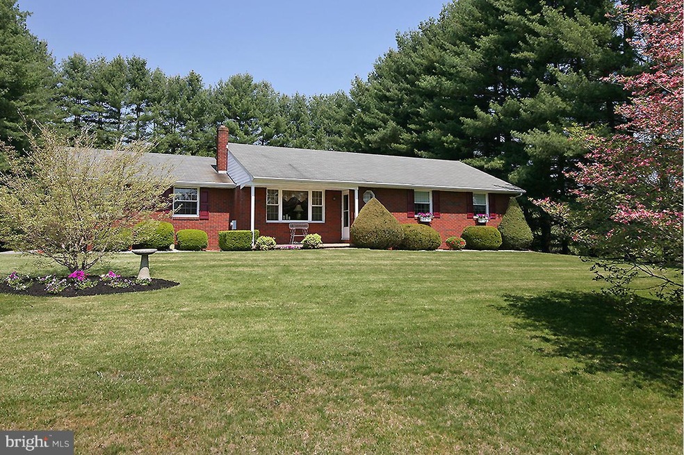 1136 Dundee Rd, Sykesville, MD 21784 - photo 1