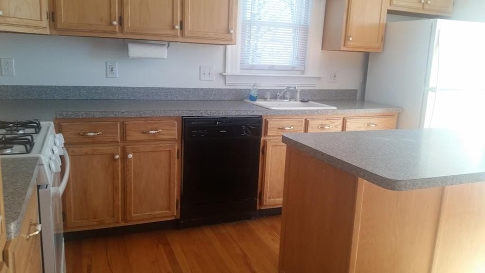 24 Richardson Ave unit 2, Wakefield, MA 01880 - photo 1