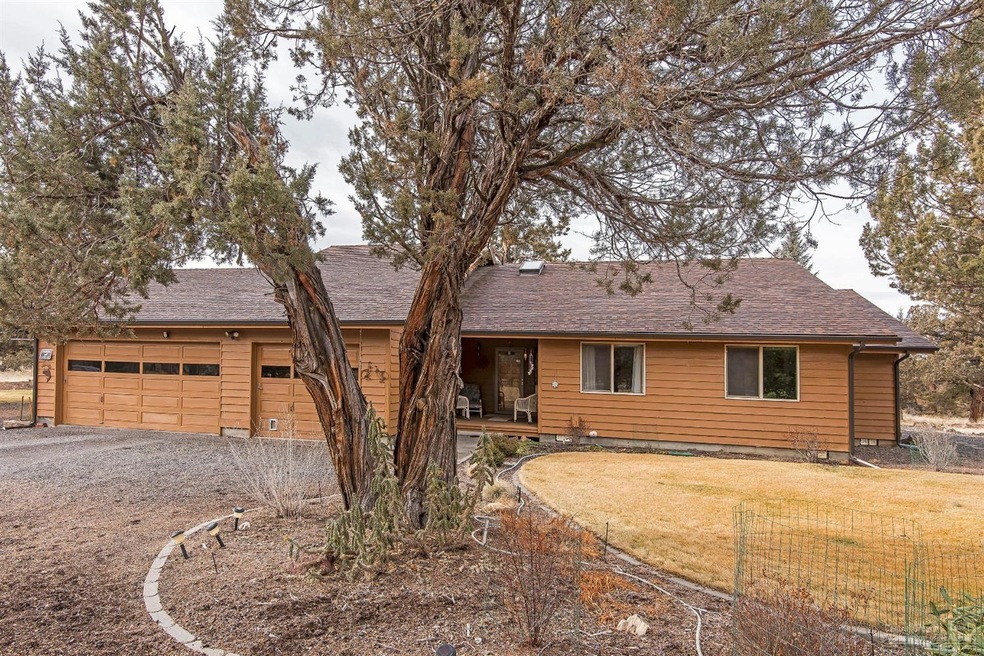 64523 Mcgrath Rd, Bend, OR 97701 - photo 1