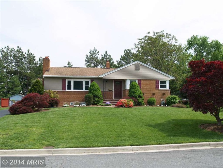 3329 Kaywood Dr, Falls Church, VA 22041 - photo 1