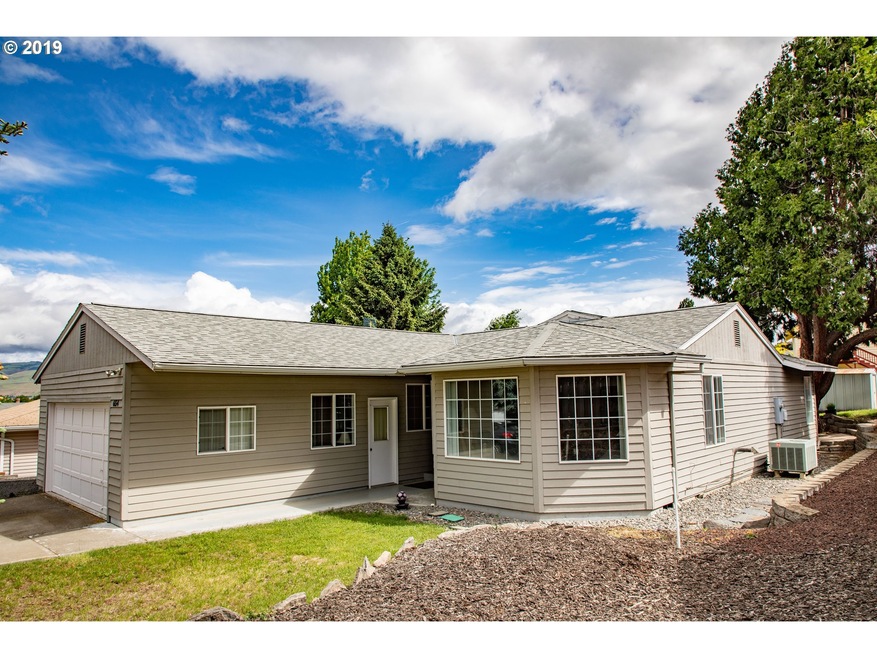 654 Wasco Dr, the Dalles, OR 97058 - photo 1