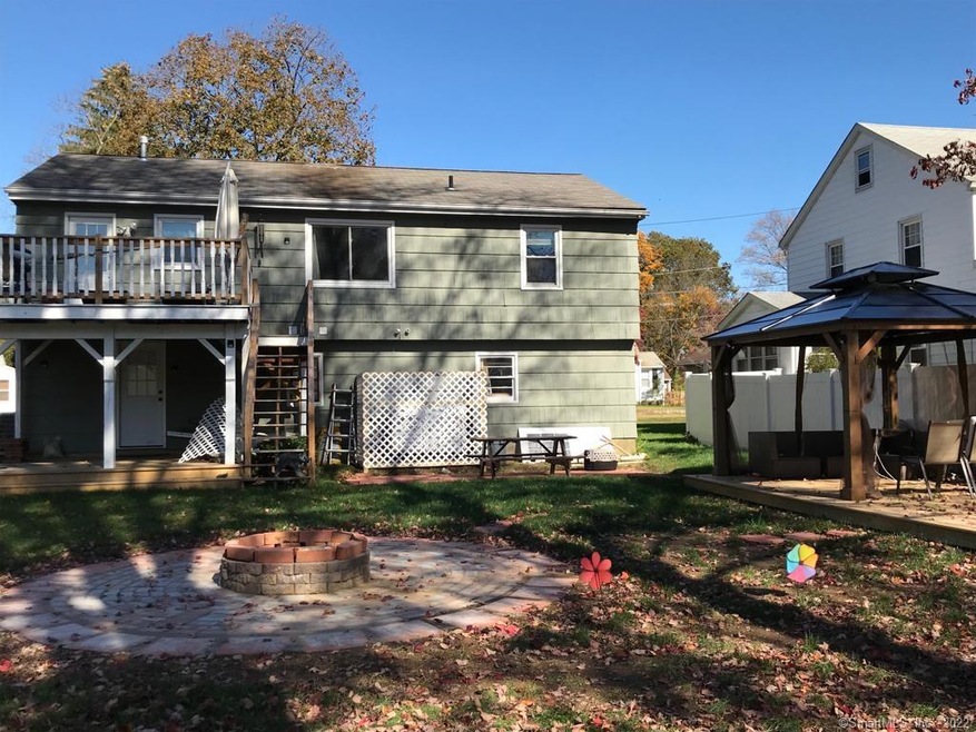 320 Mapledale Place, Bridgeport, CT 06610 - photo 1