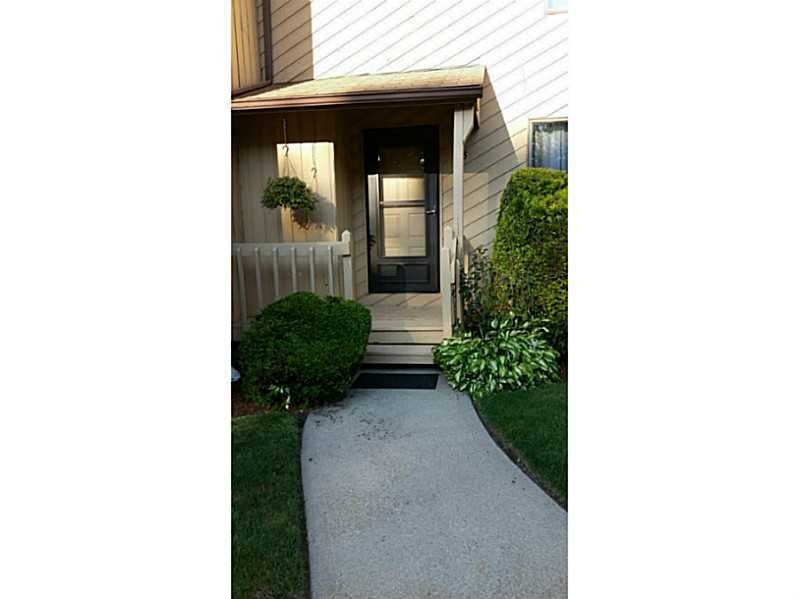 58 Kristee Cir unit 58, West Warwick, RI 02893 - photo 1