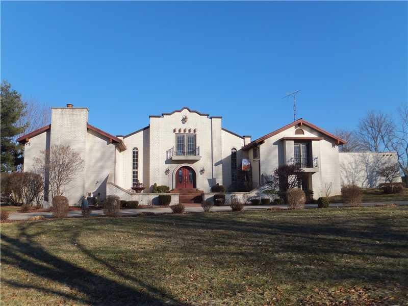 1639 W Deborah Dr, Greensburg, IN 47240 - photo 1