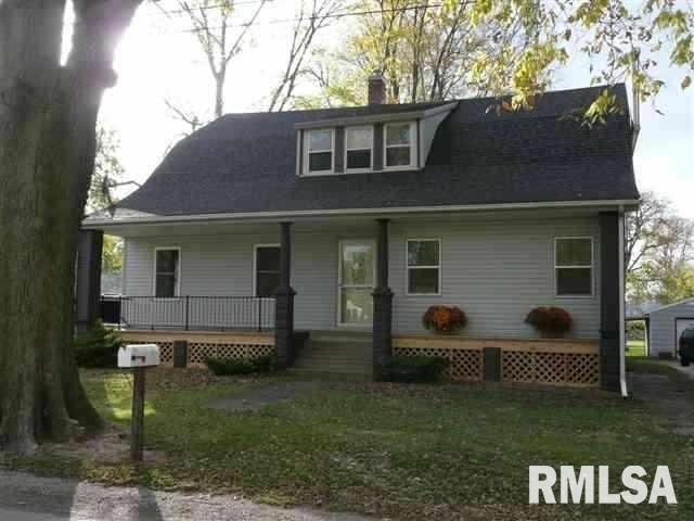 831 S College St, Lincoln, IL 62656 - photo 1