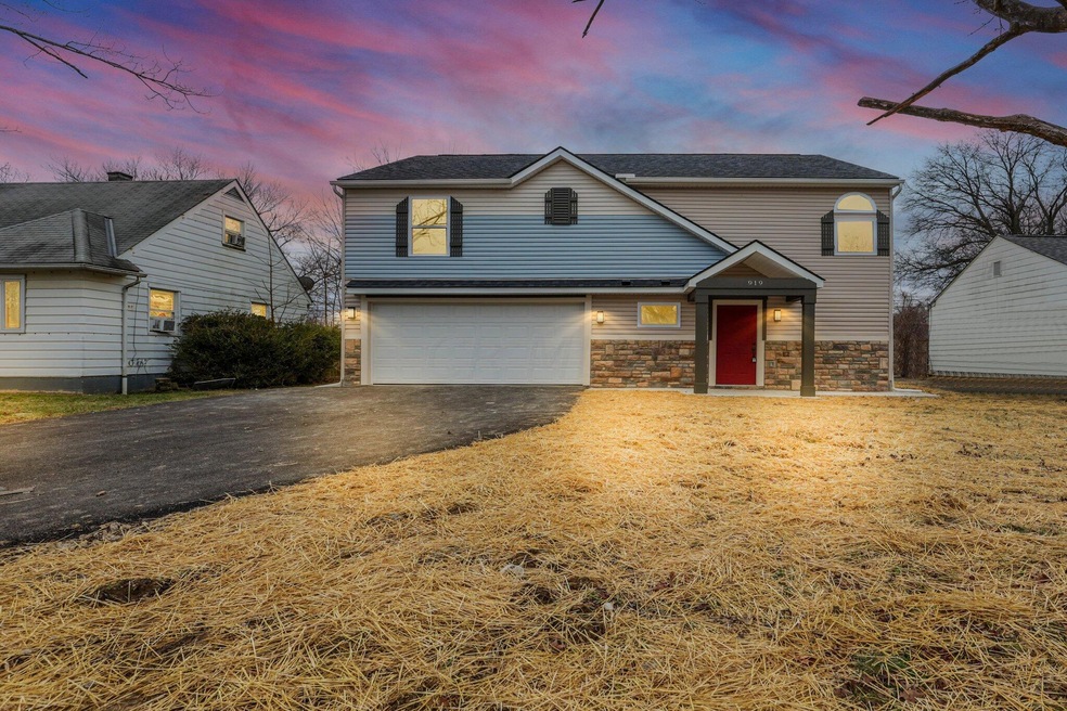 919 S Ashburton Rd, Columbus, OH 43227 - photo 1