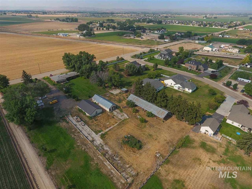 9778 Linden Rd, Nampa, ID 83687 - photo 1