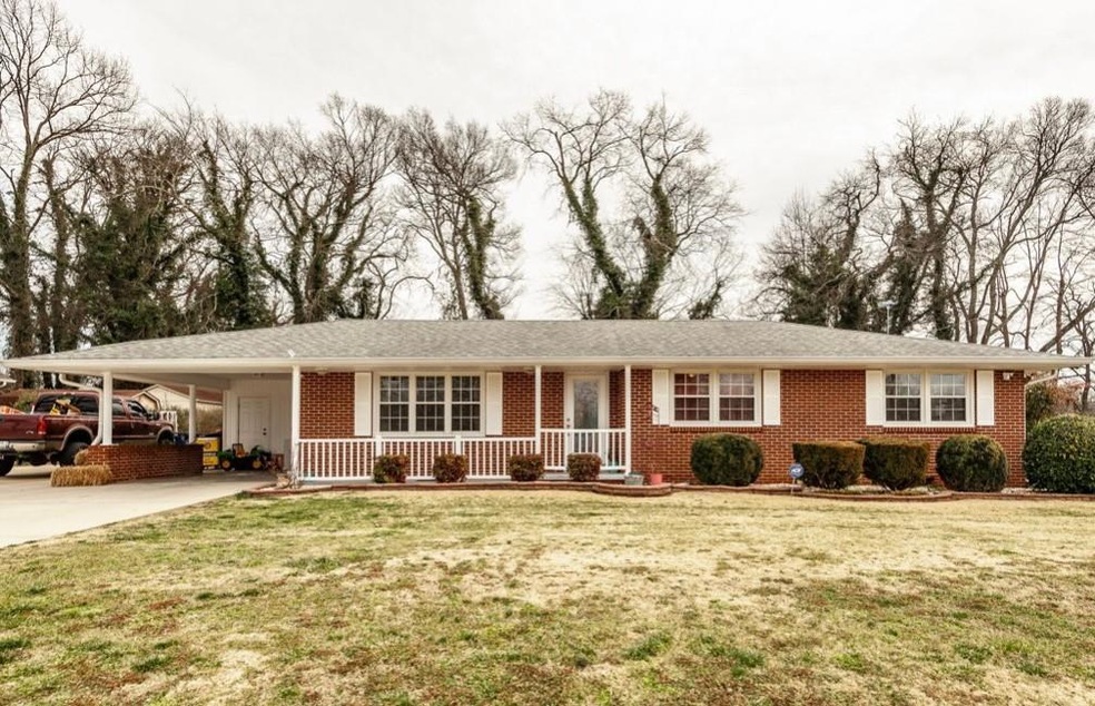 426 Dow Dr, Shelbyville, TN 37160 - photo 1