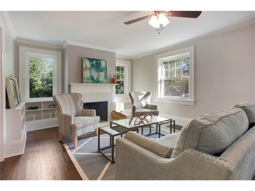 Beautiful Open concept family room with tons of na