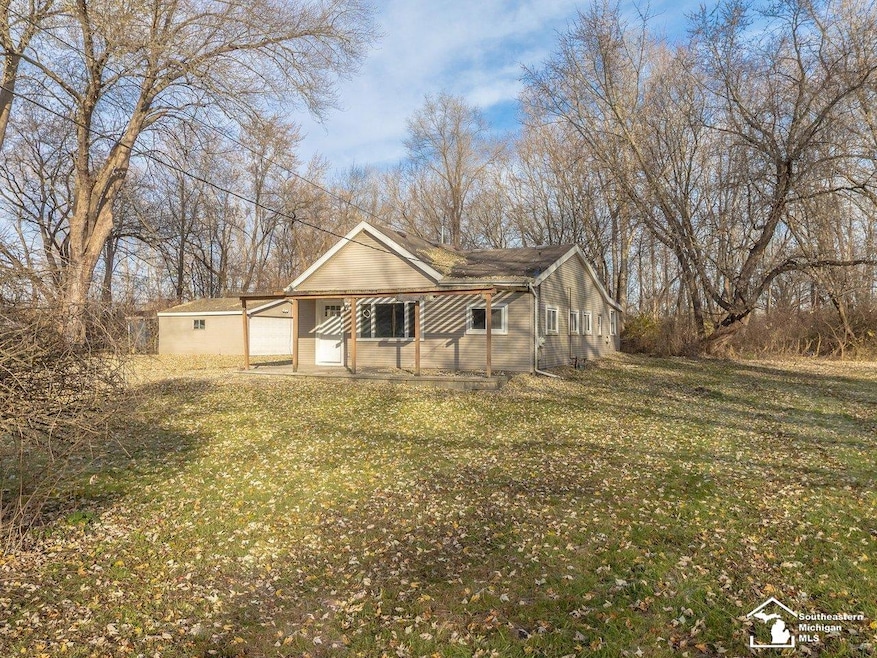 155 Virginia St, Carleton, MI 48117 - photo 1