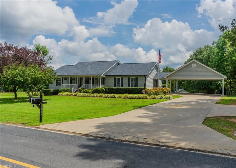 1555 Southmont Dr, Asheboro, NC 27205 - photo 1