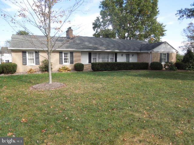 903 Diamond St, Sellersville, PA 18960 - photo 1