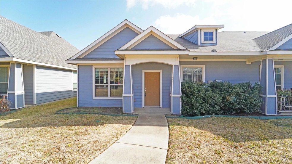 1137 Newcastle Dr, Weatherford, TX 76086 - photo 1