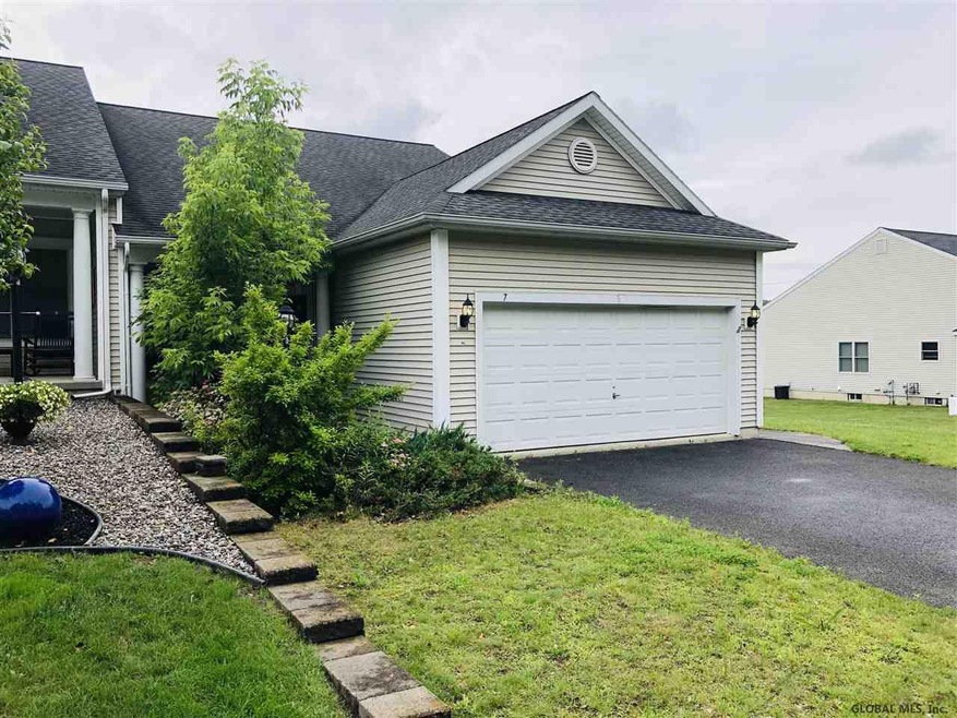 7 Rockrose Dr, East Greenbush, NY 12061 - photo 1