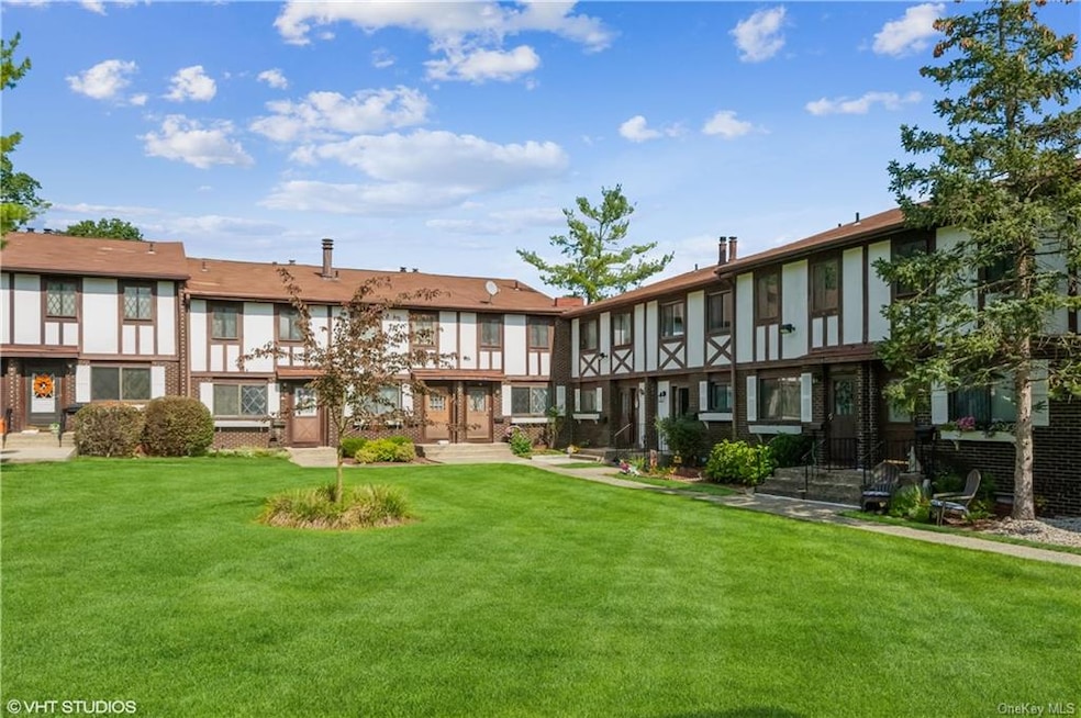 130 Buckingham Ct unit 130, Pomona, NY 10970 - photo 1