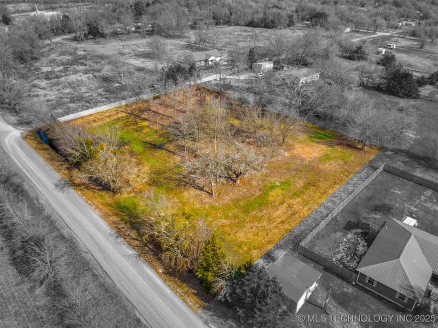 7916 Old Highway 70, Durant, OK 74701 - photo 1