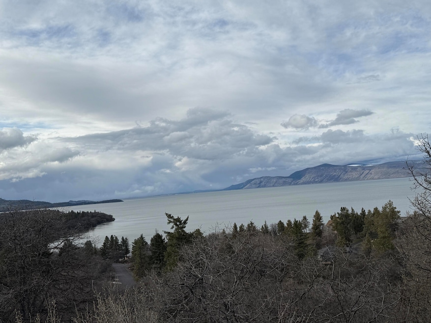 Views of Upper Klamath Lake