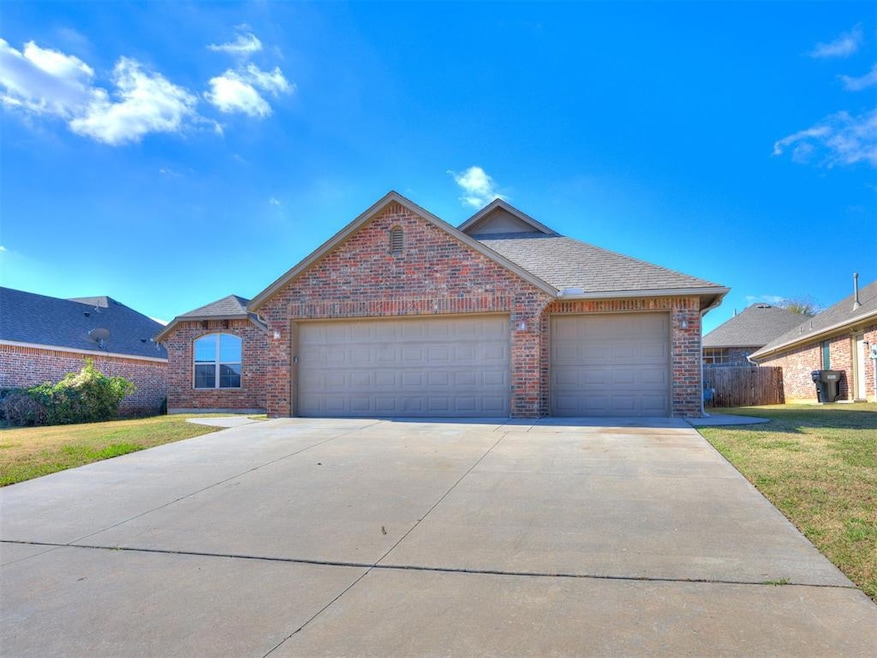 709 S Patterson Dr, Moore, OK 73160 - photo 1