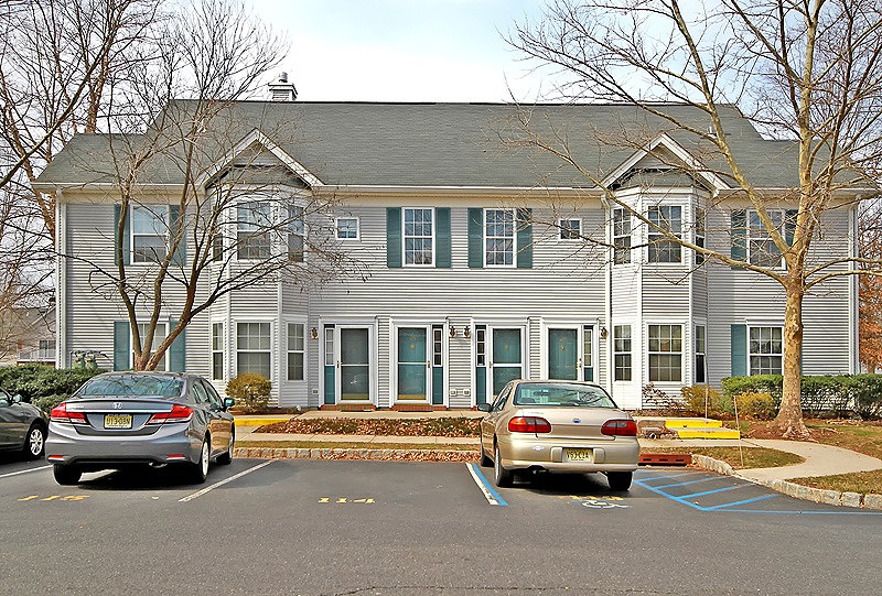 124 Marsillo Ct, Bridgewater, NJ 08807 - photo 1