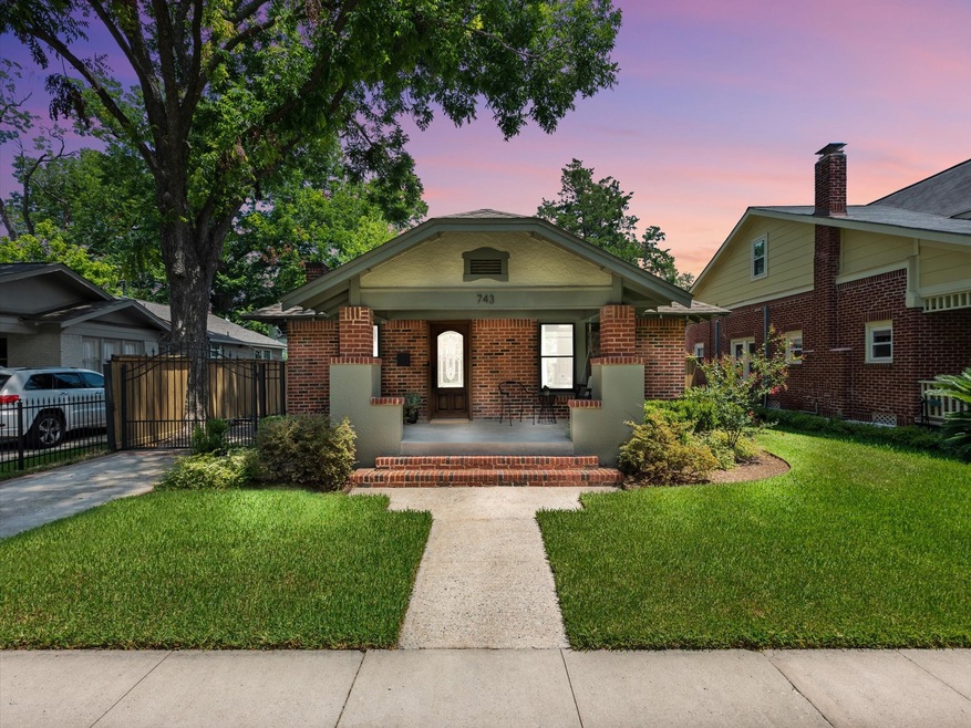 743 E 16th St, Houston, TX 77008 - photo 1