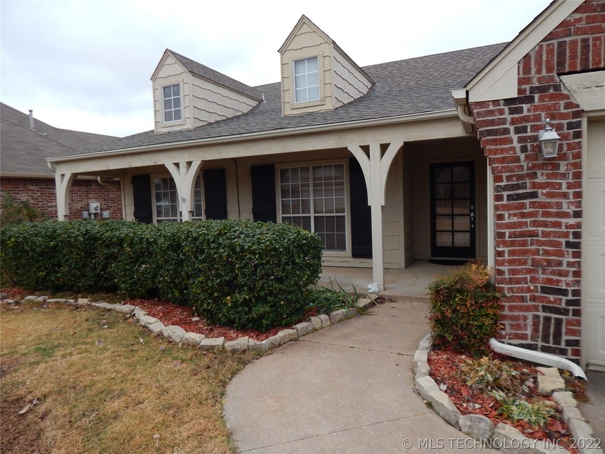 1009 W 120th St S, Jenks, OK 74037 - photo 1