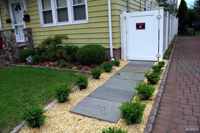 31 Brook Ave unit 2, Wallington, NJ 07057 - photo 1