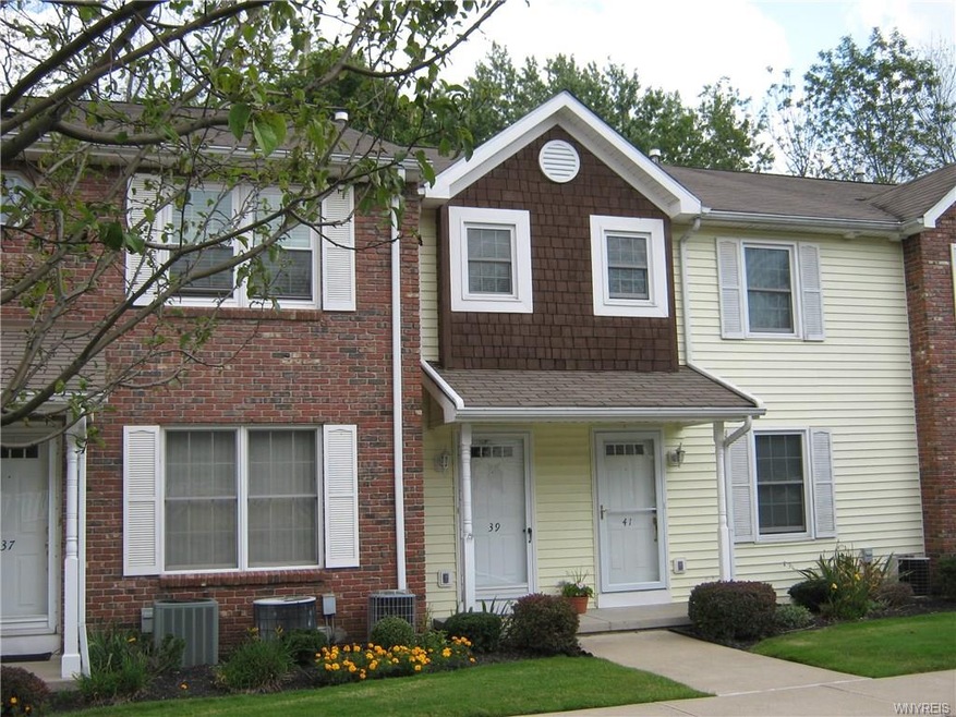 Well maintained 2nd floor condo with private entra