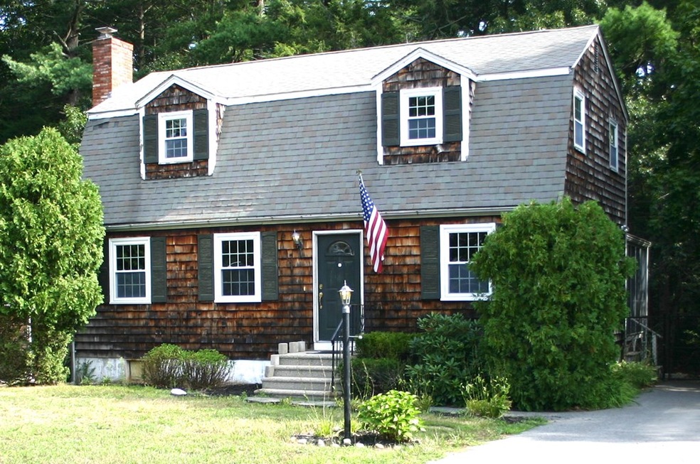 556 Gorwin Dr, Hanson, MA 02341 - photo 1