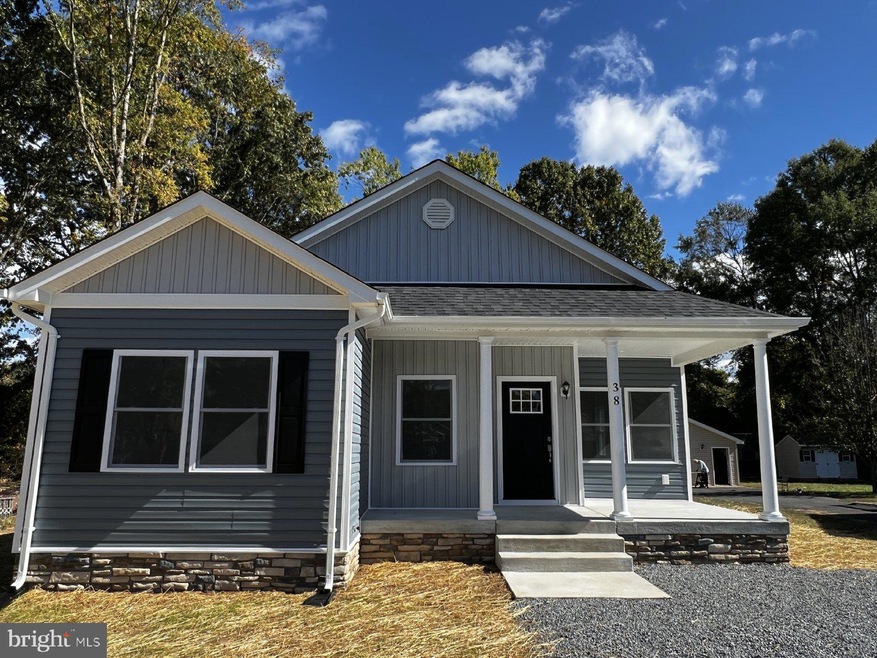 38 Meadow View Ln, Colonial Beach, VA 22443 - photo 1