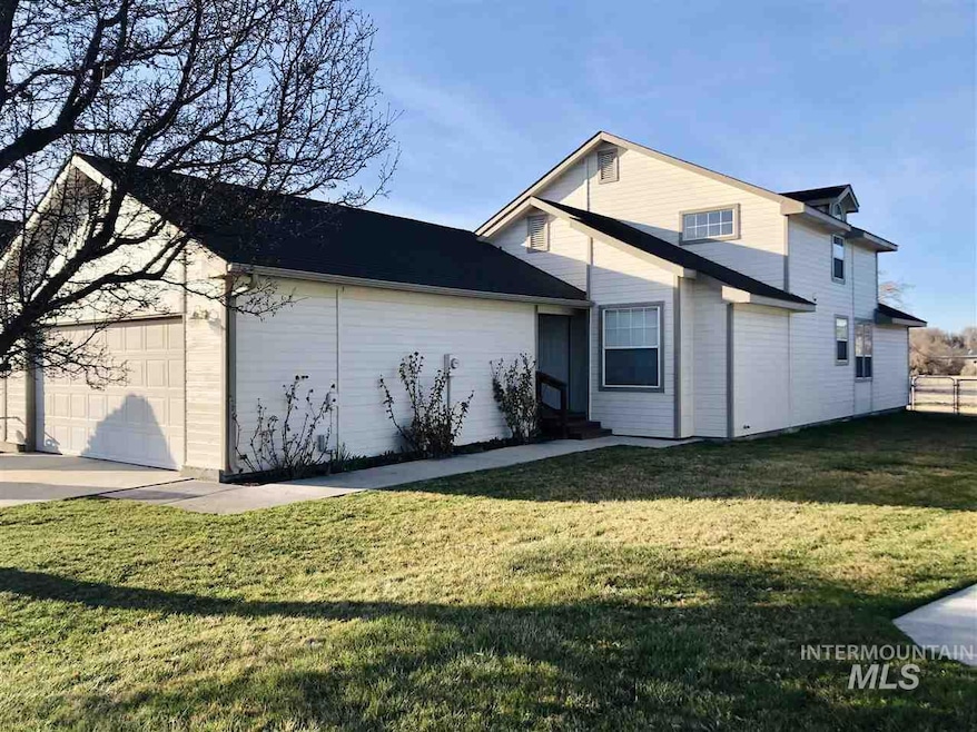 334 S Valley Dr, Nampa, ID 83686 - photo 1