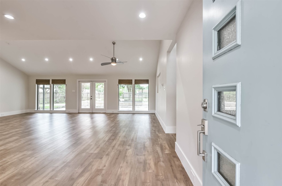 2201 Airline Dr, Friendswood, TX 77546 - photo 1