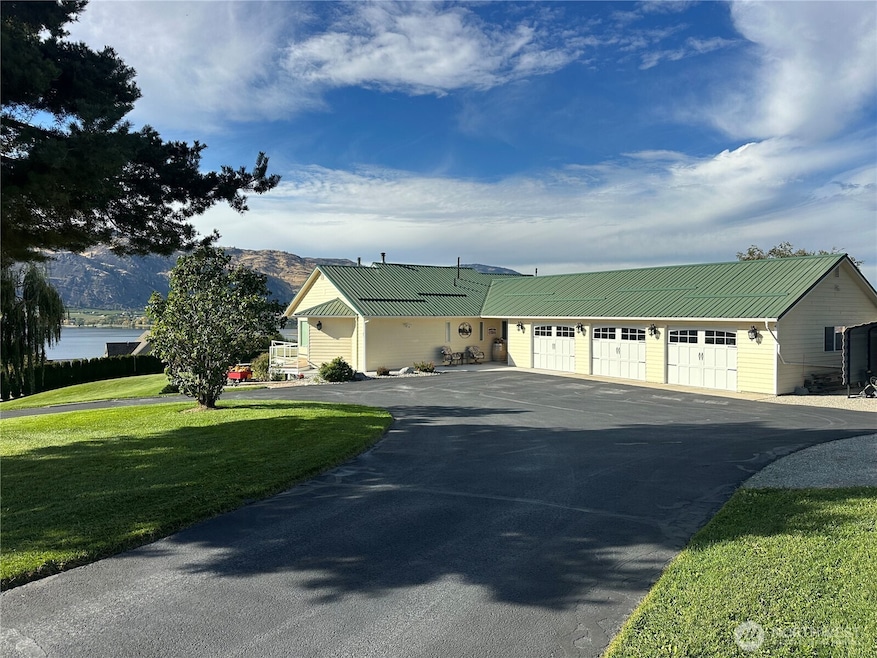 7 Lake Breeze Ln, Oroville, WA 98844 - photo 1