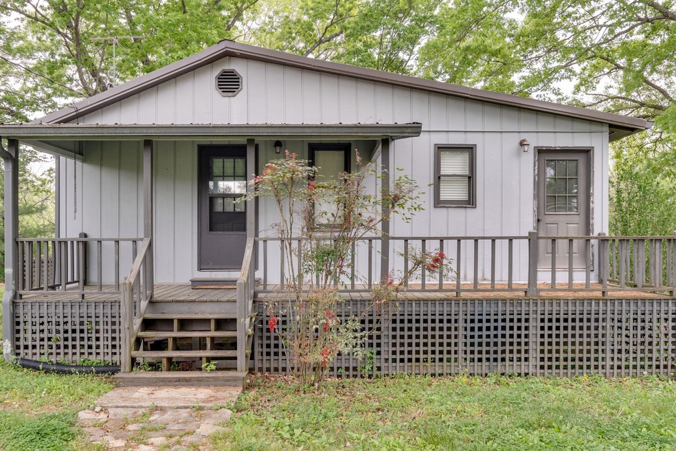 1051/2 Patton Rd, Shelbyville, TN 37160 - photo 1