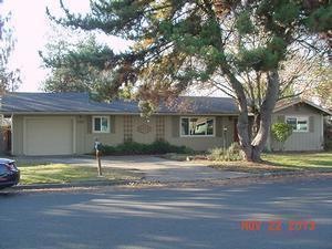 1126 SW Spruce St, Grants Pass, OR 97526 - photo 1